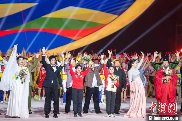 安徽省第十五届运动会开幕式展现超越·向未来主