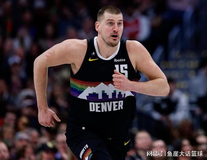 掘金大胜76人约基奇14助攻创历史半场纪录 恩比德