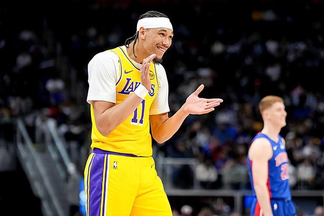 活塞力克湖人终结湖人九连胜 海斯11+3+4盖帽成关