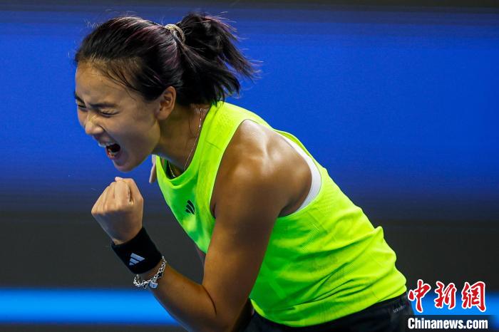 袁悦力克梅尔滕斯首胜TOP30 王欣瑜双打遭淘汰