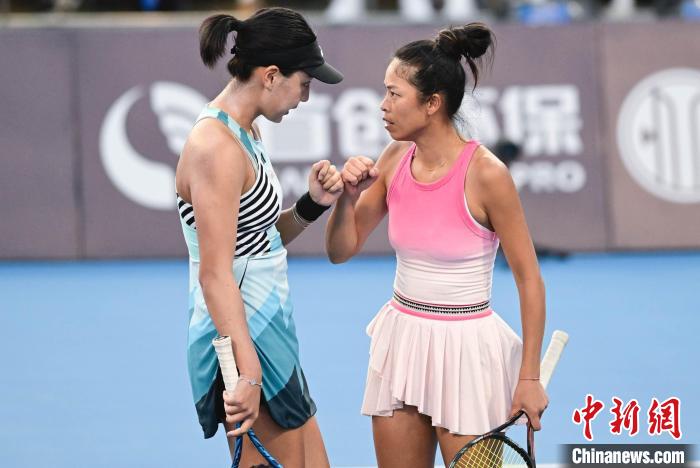 袁悦力克梅尔滕斯首胜TOP30 王欣瑜双打遭淘汰