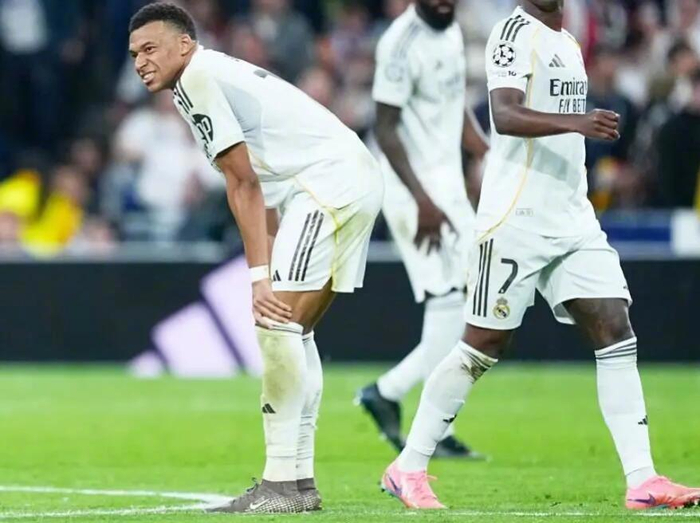 皇马新帅阿韦洛亚执教困境：战绩低迷更衣室矛